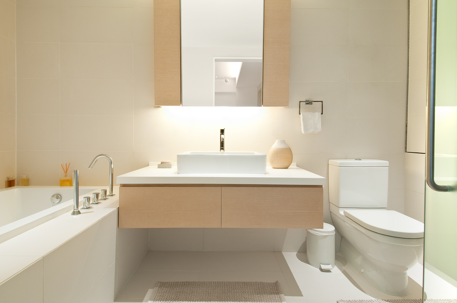 lui design associates interior designers hong kong condo apartment suite wood modern living clean simple wood lighting interior villa china hotel  bathroom bathtub